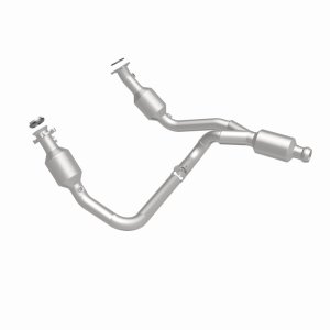 Chevrolet Silverado 1500 Catalytic Converter - Magnaflow - Direct-Fit, CARB Compliant - `14-`16