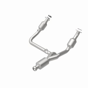 Chevrolet Silverado 1500 Catalytic Converter - Magnaflow - Direct-Fit, CARB Compliant - `14-`16