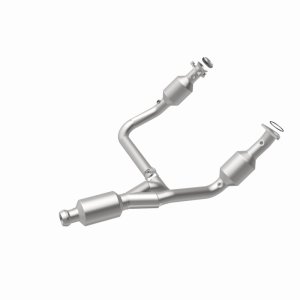 GMC Sierra 1500 Catalytic Converter - Magnaflow - Direct-Fit, CARB Compliant - `14-`16