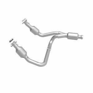 GMC Sierra 1500 Catalytic Converter - Magnaflow - Direct-Fit, CARB Compliant - `14-`16