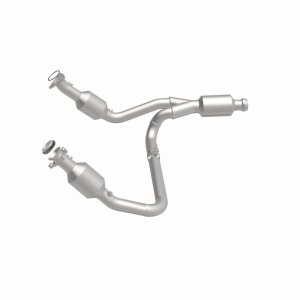 GMC Sierra 1500 Catalytic Converter - Magnaflow - Direct-Fit, CARB Compliant - `14-`16