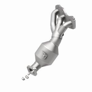 Toyota RAV4 Catalytic Converter - Magnaflow - California Grade CARB Compliant Direct-Fit - `06-`12
