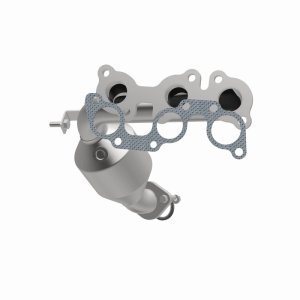 Toyota Sienna Catalytic Converter - Magnaflow - California Grade CARB Compliant Direct-Fit - `04-`06