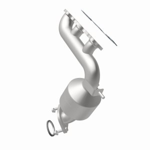 Toyota Sienna Catalytic Converter - Magnaflow - California Grade CARB Compliant Direct-Fit - `04-`06