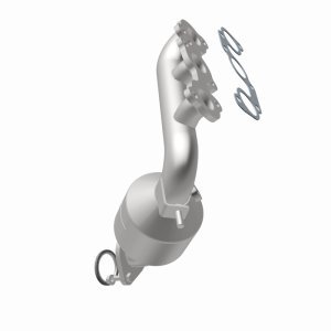 Toyota Sienna Catalytic Converter - Magnaflow - California Grade CARB Compliant Direct-Fit - `04-`06