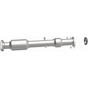 Toyota Highlander Catalytic Converter - Magnaflow - Direct Fit, CARB Compliant - `14-`15