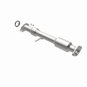 Toyota Highlander Catalytic Converter - Magnaflow - Direct Fit, CARB Compliant - `14-`15