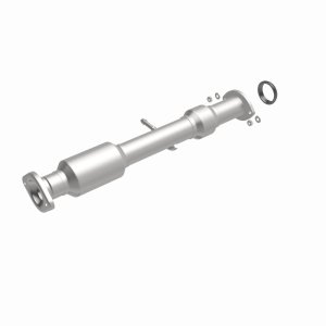 Toyota Highlander Catalytic Converter - Magnaflow - Direct Fit, CARB Compliant - `14-`15