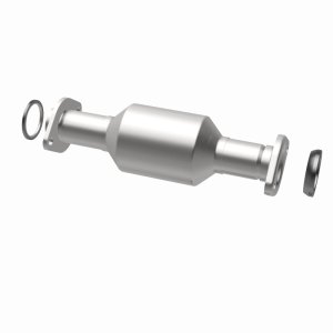 Toyota Sienna Catalytic Converter - Magnaflow - Direct Fit, California Grade CARB Compliant - `11-`15