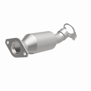 Toyota Prius C Catalytic Converter - Magnaflow - Direct Fit, California Grade CARB Compliant - `12-`16