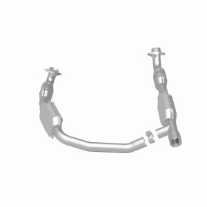 Ford E-250 Catalytic Converter - Magnaflow - Direct-Fit - `04-`08