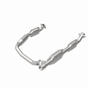 Ford E-350 Super Duty Catalytic Converter - Magnaflow - Direct-Fit - `04-`08