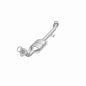 Toyota Sequoia Catalytic Converter - Passenger Side - Magnaflow - HM Grade Direct-Fit, Federal/EPA Compliant - `01-`04