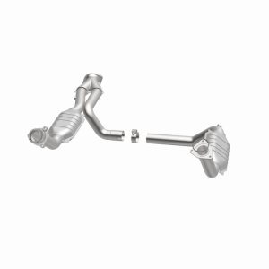 Cadillac Escalade Catalytic Converter - Magnaflow - Direct-Fit - `02-`06