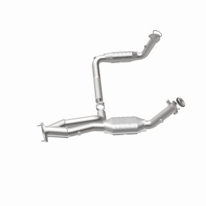 Cadillac Escalade Catalytic Converter - Magnaflow - Direct-Fit - `02-`06