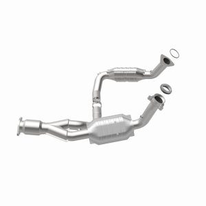 Chevrolet Trailblazer Catalytic Converter - Magnaflow - HM Grade Direct-Fit - `06-`09
