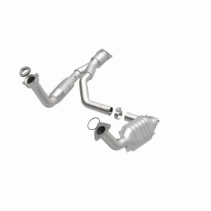 Chevrolet Trailblazer Catalytic Converter - Magnaflow - HM Grade Direct-Fit - `06-`09