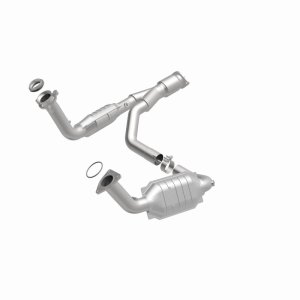 Chevrolet Trailblazer Catalytic Converter - Magnaflow - HM Grade Direct-Fit - `06-`09