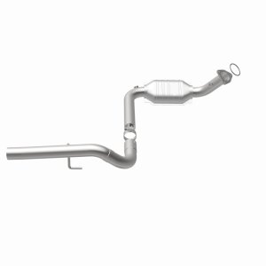 GMC Yukon Catalytic Converter - Driver Side - Magnaflow - HM Grade Direct-Fit, Federal/EPA Compliant - `01-`06