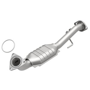 GMC Yukon Catalytic Converter - Passenger Side - Magnaflow - HM Grade Direct-Fit, Federal/EPA Compliant, 409 Stainless Steel - `01-`06