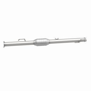 Toyota Tundra Catalytic Converter - Rear - Magnaflow - HM Grade Direct-Fit - `00-`04