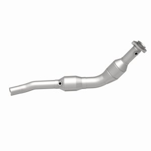 Land Rover LR3 Catalytic Converter - Driver Side - Magnaflow - HM Grade EPA/Federal Compliant Direct-Fit - `05-`09