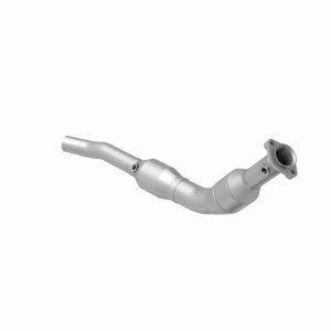 Land Rover LR3 Catalytic Converter - Driver Side - Magnaflow - HM Grade EPA/Federal Compliant Direct-Fit - `05-`09