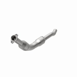 Land Rover LR3 Catalytic Converter - Driver Side - Magnaflow - HM Grade EPA/Federal Compliant Direct-Fit - `05-`09