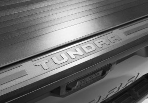 Chevrolet Silverado 3500HD Retractable Tonneau Cover - Retrax - Retrax EQ - `15-`19