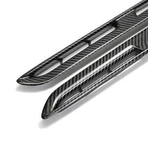 Nissan GTR Fender Ducts - Front - Seibon - 3K 2X2 Twill Weave - Carbon Fiber - `09-`10