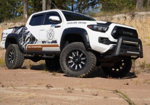 Toyota Tacoma Suspension Lift Kit - Superlift - 6 inch Lift Kit w/ Fox Front Coilover & 2.0 Rear - `16-`23