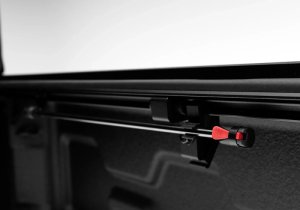 GMC Sierra Tonneau Cover - Undercover - Fusion - Abalone White - `16-`18 GMC Sierra Tonneau Cover - Undercover - Fusion - Abalone White - `16-`18