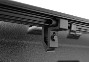 Chevrolet Silverado 2500 HD Tonneau Cover - Undercover - Fusion, Tri-Fold, Paint-to-Match - Silver Ice - `15-`19