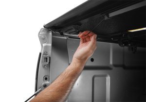 Nissan Frontier Tonneau Cover - Undercover - Flex, Folding - Black Textured - `22-`25