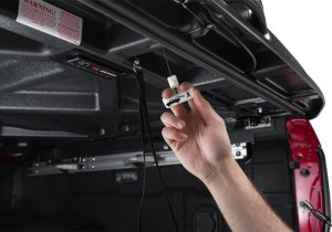 Nissan Frontier Tonneau Cover - Undercover - Elite - Black Textured - `22-`26