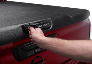 Nissan Frontier Tonneau Cover - Undercover - Elite - Black Textured - `22-`26