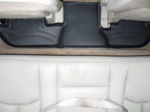Chevrolet Suburban FloorLiner - Rear - WeatherTech - DigitalFit - Black - `00-`06