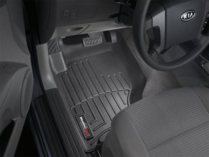 Kia Sorento FloorLiner - Front - WeatherTech - DigitalFit - Black - `03-`10