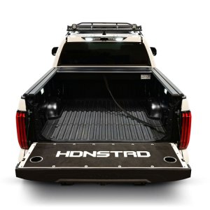 Toyota Tundra Tonneau Cover - Westin - Manual Retractable - Black - `22-`26