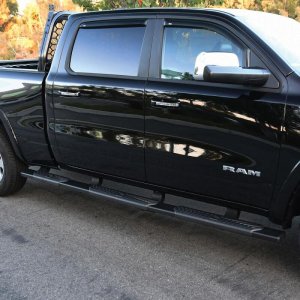 Ram 1500 Crew Cab Nerf Bars - Westin - R5 M-Series Wheel-to-Wheel - Black - `19-`21