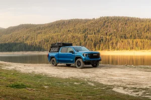 GMC Sierra 1500 Crew Cab Side Steps - DV8 Offroad - OE Plus - Black - `19-`25 GMC Sierra 1500 Crew Cab Side Steps - DV8 Offroad - OE Plus - Black - `19-`25