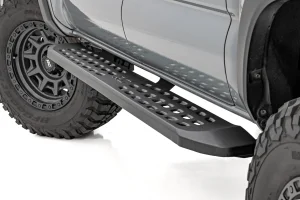 Toyota Tacoma Running Boards - Rough Country - RPT2 - Double Cab - Black - '16 - '23