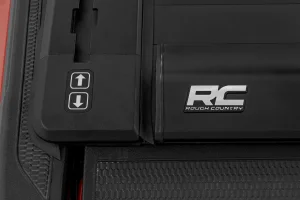 Toyota Tacoma Truck Bed Cover - Powered Retractable - Rough Country - 5' Bed