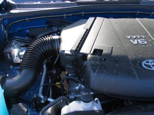 Toyota Tacoma Performance Air Intake - K&N Engineering - Drop In Air Filter - `05-`10