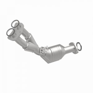 Toyota Tacoma Catalytic Converter - Magnaflow - OEM Grade Direct-Fit - `00-`04