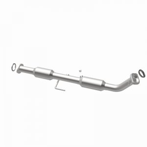 Toyota Tacoma Catalytic Converter - Magnaflow - California Grade CARB Compliant Direct-Fit - `05-`12