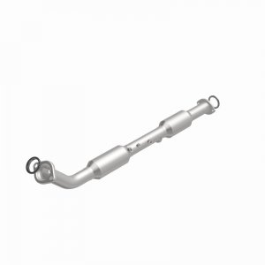 Toyota Tacoma Catalytic Converter - Magnaflow - California Grade CARB Compliant - `13-`15
