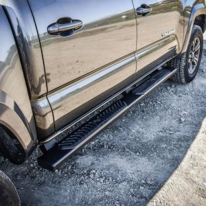 Toyota Tacoma Nerf Step Bars - Westin - R5 - Black - `05-`18