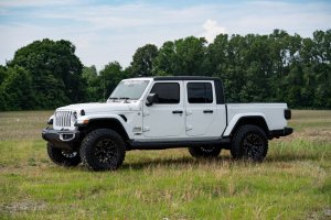 Jeep Gladiator JT Lift Kit - 2.5 Inch Leveling Kit - Spacers - M1 Monotube Shocks Jeep Gladiator JT Lift Kit - 2.5 Inch Leveling Kit - Spacers - M1 Monotube Shocks