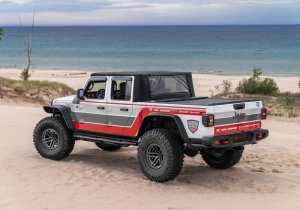 Jeep Gladiator Soft Top - Rampage - Trailview Fastback - Black Diamond - `20-`22